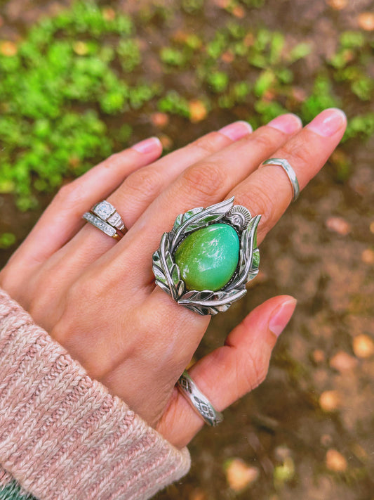 4 Leaf Botanical Ring with beautiful Ombré turquoise
